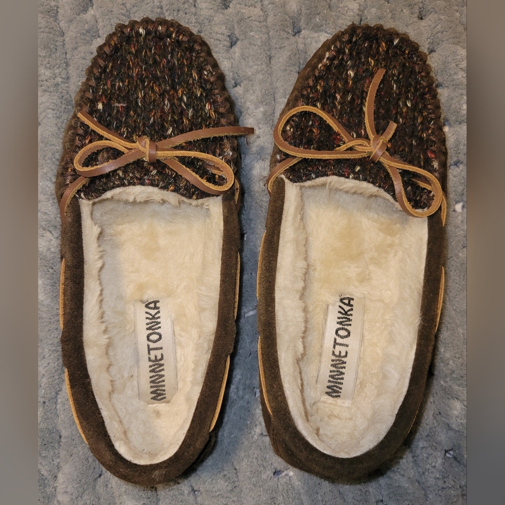 Minnetonka Brown Knit-Top Suede Moccasin Slippers
